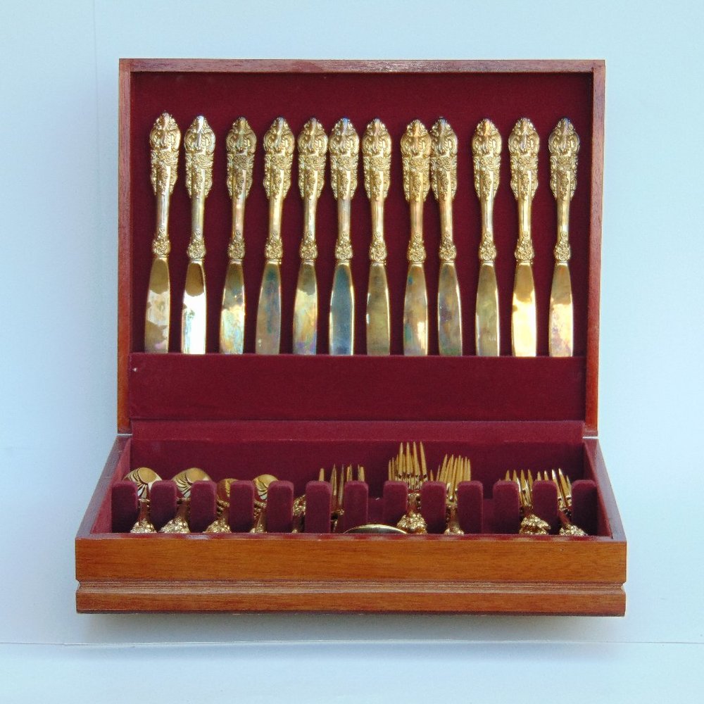 Baroque by Godinger Gold 66 piece Flatware